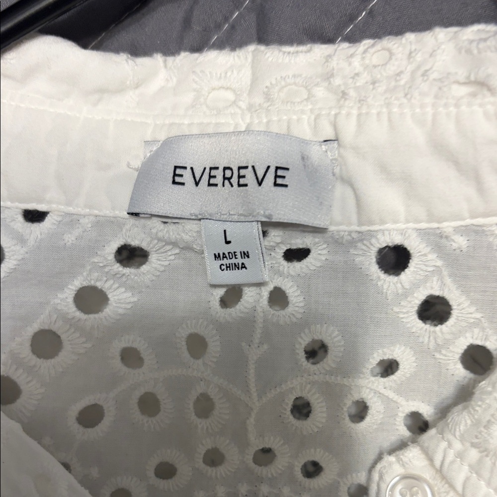 Evereve White Eyelet Blouse - Picture 2 of 3